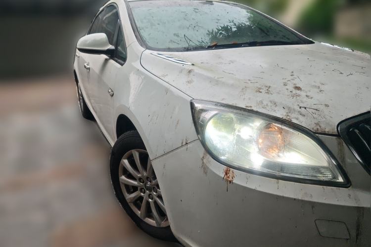 Used Buick GT 2013 GT 1.6L Automatic Fashion Edition Front Right 45 Deg