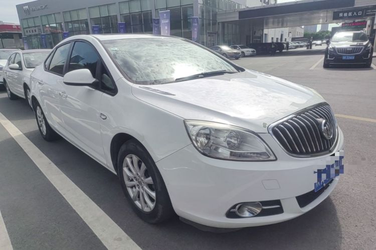 Used Buick GT 2013 GT 1.8L Automatic Fashion Edition Front Right 45 Deg