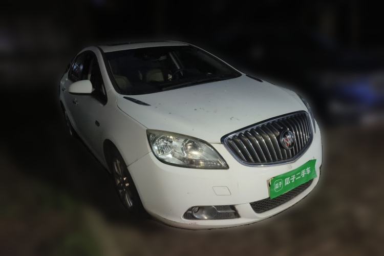 Used Buick GT 2013 GT 1.8L Automatic Fashion Edition Front Right 45 Deg