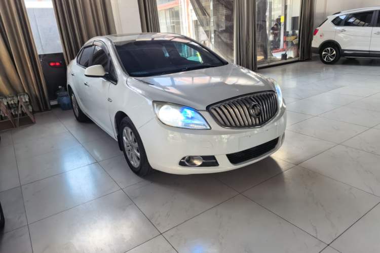 Used Buick GT 2013 GT 1.6L Automatic Fashion Edition Front Right 45 Deg