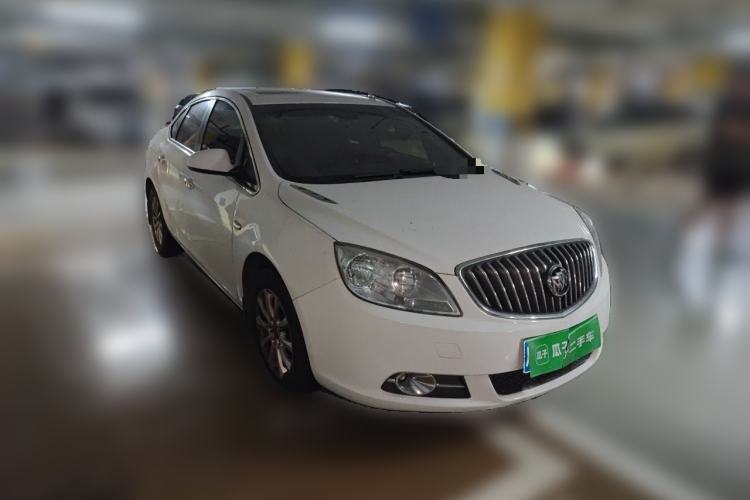 Used Buick GT 2013 GT 1.8L Automatic Fashion Edition Front Right 45 Deg