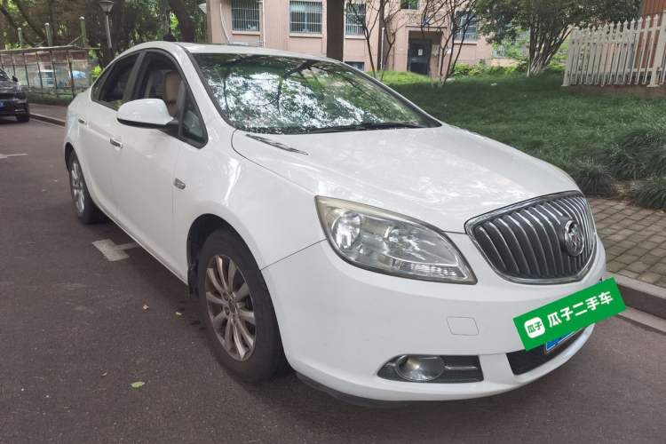 Used Buick GT 2013 GT 1.6L Automatic Fashion Edition Front Right 45 Deg
