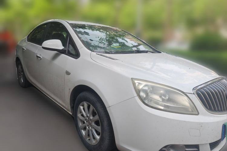 Used Buick GT 2013 GT 1.6L Automatic Fashion Edition Front Right 45 Deg
