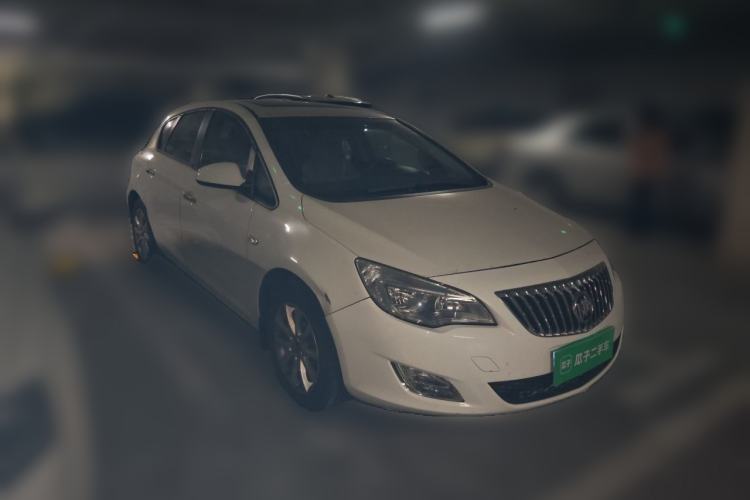 Used Buick GT 2013 XT 1.6L Automatic Fashion Edition Front Right 45 Deg