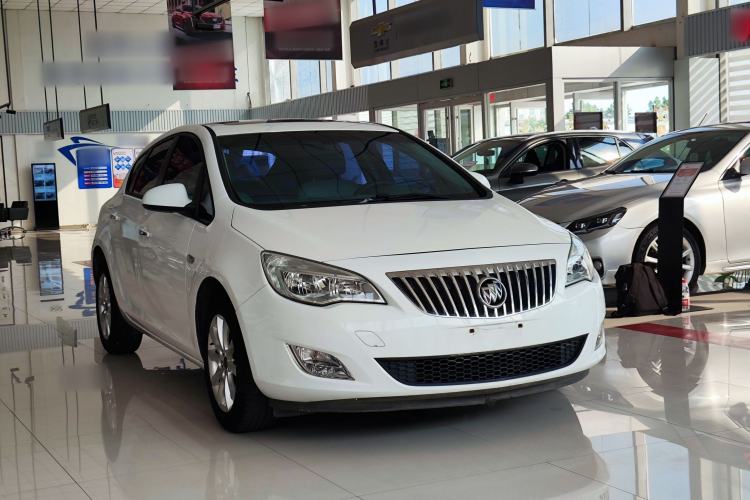 Used Buick GT 2013 XT 1.6L Automatic Fashion Edition Front Right 45 Deg