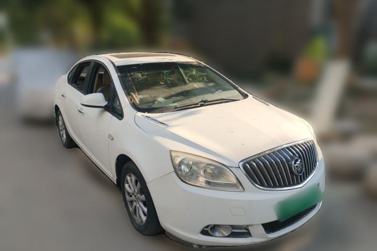 Used Buick GT 2013 GT 1.6L Automatic Fashion Edition Front Right 45 Deg
