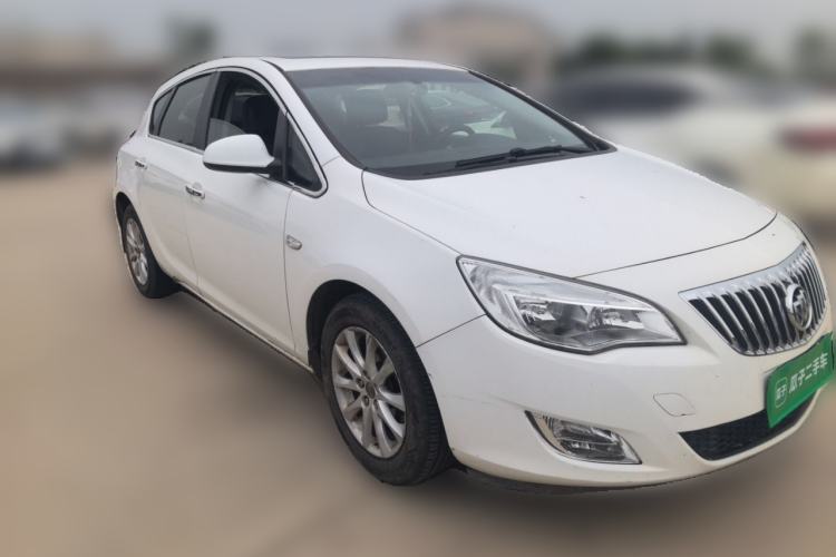 Used Buick GT 2013 XT 1.6L Automatic Fashion Edition Front Right 45 Deg
