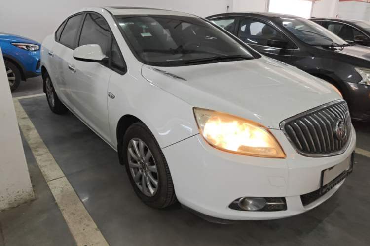 Used Buick GT 2013 GT 1.6L Automatic Fashion Edition Front Right 45 Deg