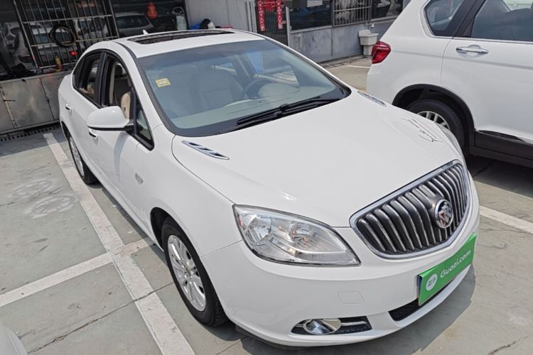 Used Buick GT 2013 GT 1.6L Automatic Fashion Edition Front Right 45 Deg