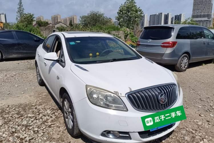 Used Buick GT 2013 GT 1.6L Automatic Fashion Edition Front Right 45 Deg
