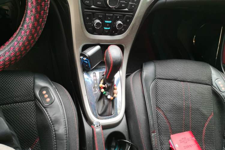 Used Buick GT 2013 XT 1.6T Automatic New Sharp Sport Edition Gear Lever