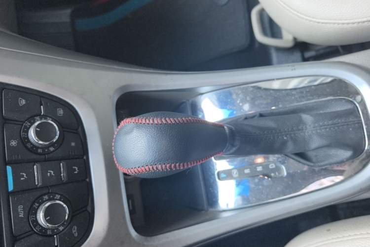 Used Buick GT 2013 GT 1.6L Automatic Fashion Edition Gear Lever