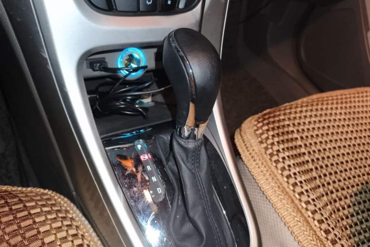 Used Buick GT 2013 GT 1.6L Automatic Comfort Edition Gear Lever