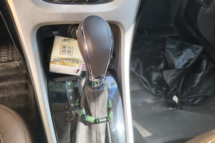 Used Buick GT 2013 GT 1.8L Automatic Fashion Edition Gear Lever