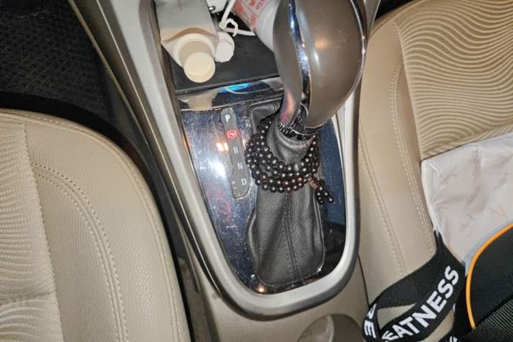 Used Buick GT 2013 GT 1.6L Automatic Fashion Edition Gear Lever