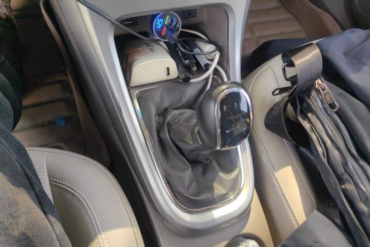 Used Buick GT 2013 GT 1.6L Manual Entry-Level Model Gear Lever