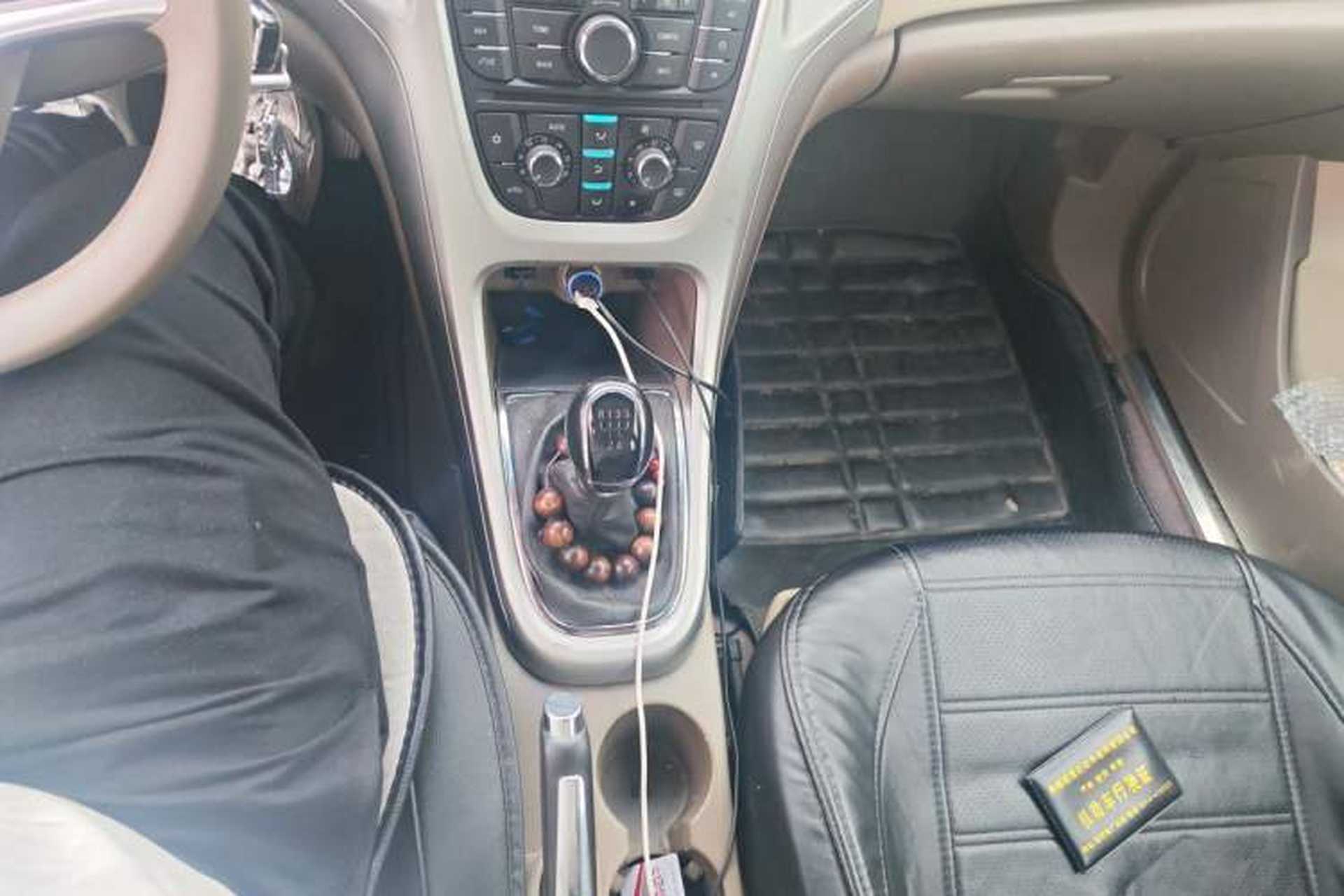 Used Buick GT 2013 GT 1.6L Manual Entry-Level Model Gear Lever