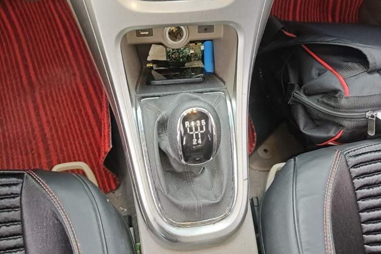 Used Buick GT 2013 GT 1.6L Manual Entry-Level Model Gear Lever