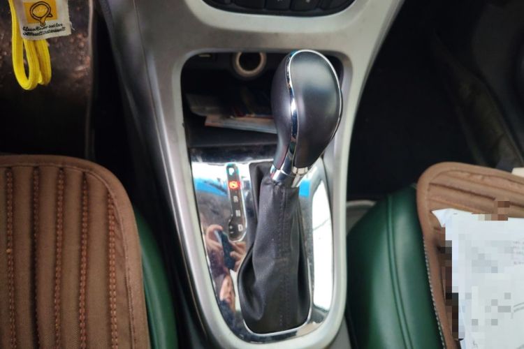 Used Buick GT 2013 XT 1.6L Automatic Fashion Edition Gear Lever