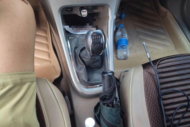 Used Buick GT 2013 GT 1.6L Manual Entry-Level Model Gear Lever
