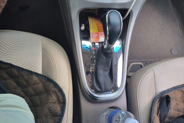 Used Buick GT 2013 GT 1.6L Automatic Fashion Edition Gear Lever