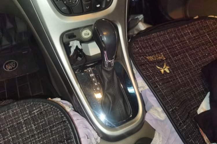 Used Buick GT 2013 GT 1.6L Automatic Fashion Edition Gear Lever