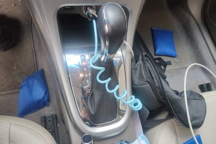 Used Buick GT 2013 GT 1.6L Automatic Fashion Edition Gear Lever