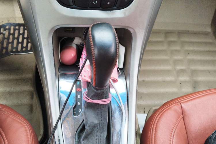 Used Buick GT 2013 GT 1.6L Automatic Fashion Edition Gear Lever