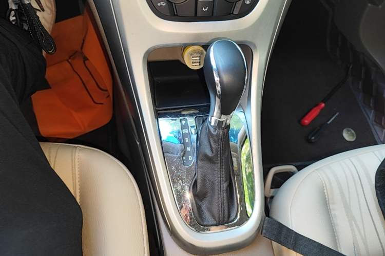 Used Buick GT 2013 GT 1.6L Automatic Comfort Edition Gear Lever