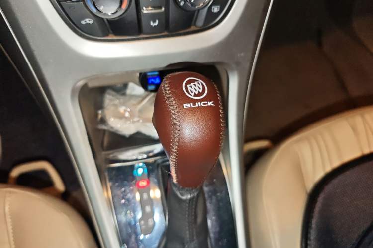 Used Buick GT 2013 GT 1.6L Automatic Comfort Edition Gear Lever