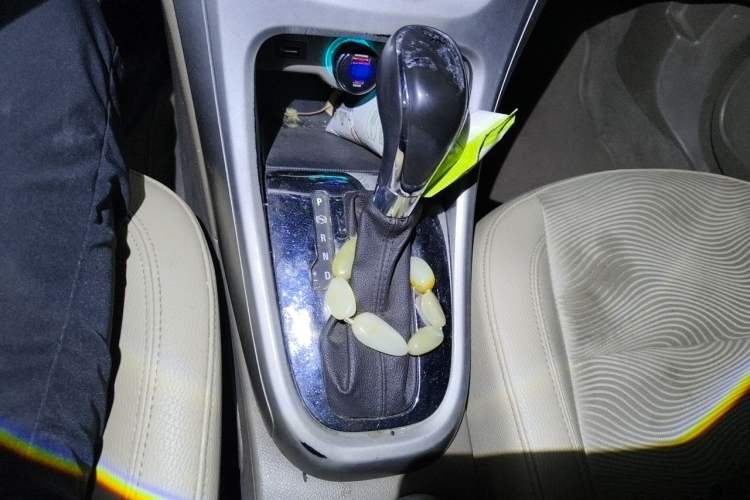 Used Buick GT 2013 GT 1.6L Automatic Comfort Edition Gear Lever