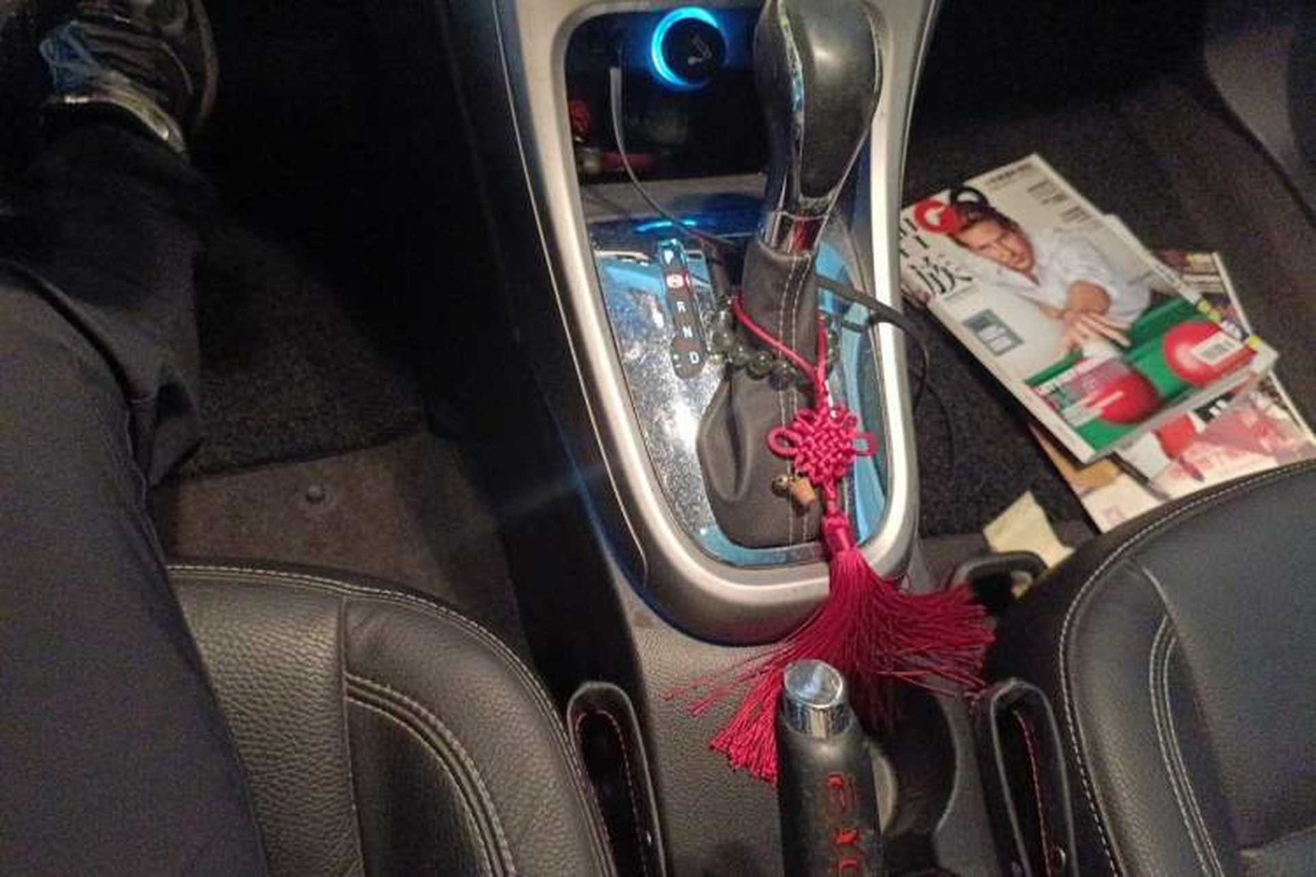 Used Buick GT 2013 GT 1.8L Automatic Fashion Edition Gear Lever