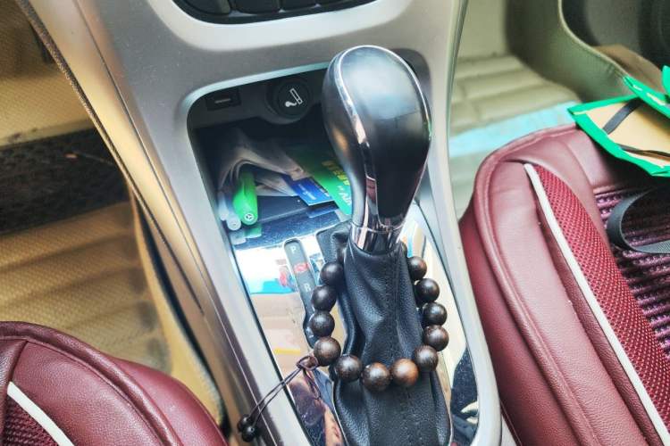 Used Buick GT 2013 GT 1.6L Automatic Fashion Edition Gear Lever