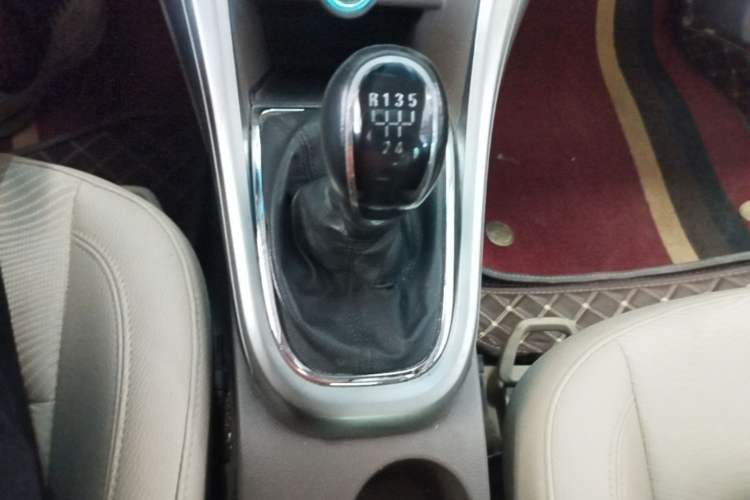 Used Buick GT 2013 GT 1.6L Manual Entry-Level Model Gear Lever