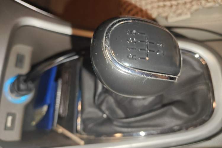 Used Buick GT 2013 GT 1.6L Manual Entry-Level Model Gear Lever