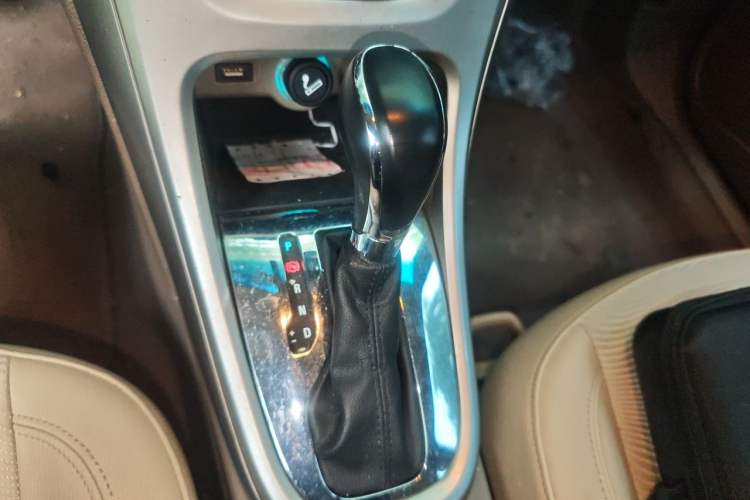 Used Buick GT 2013 GT 1.6L Automatic Fashion Edition Gear Lever