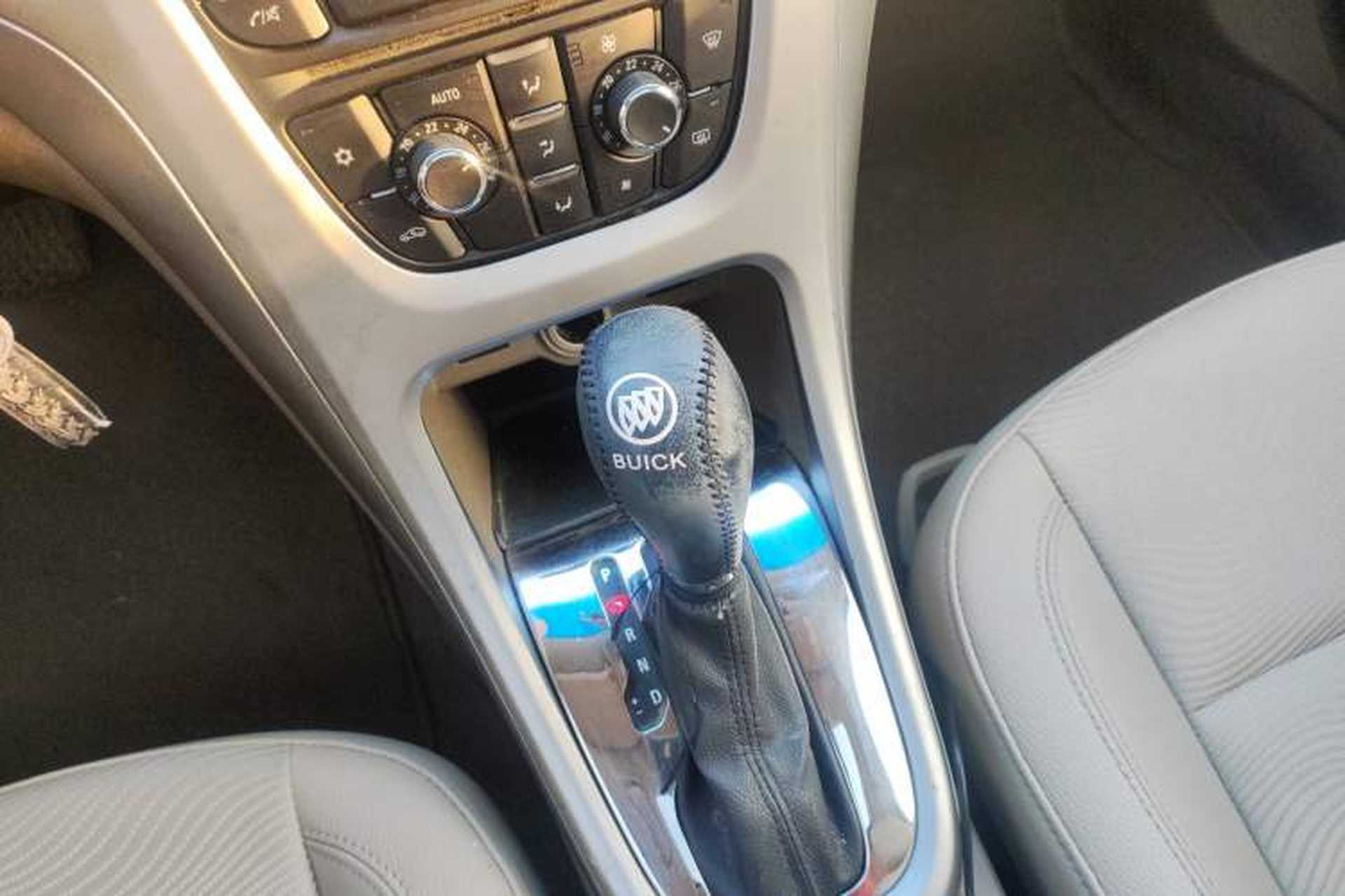 Used Buick GT 2013 GT 1.6L Automatic Fashion Edition Gear Lever