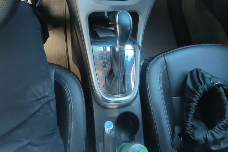 Used Buick GT 2013 GT 1.6T Automatic Fashion Sport Edition Gear Lever