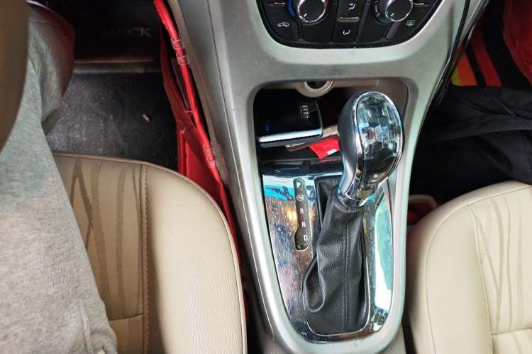 Used Buick GT 2013 GT 1.6L Automatic Comfort Edition Gear Lever