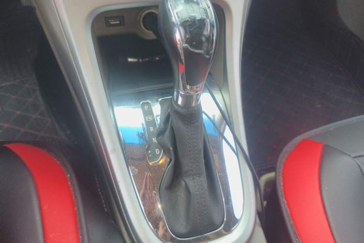 Used Buick GT 2013 GT 1.6L Automatic Fashion Edition Gear Lever