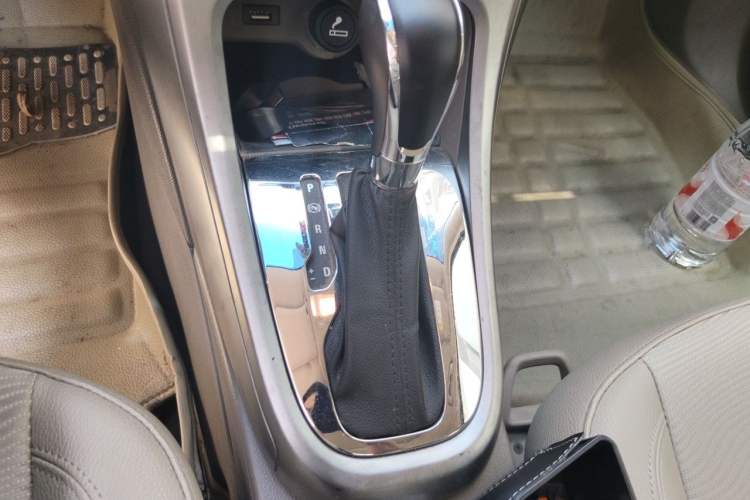 Used Buick GT 2013 GT 1.6L Automatic Fashion Edition Gear Lever