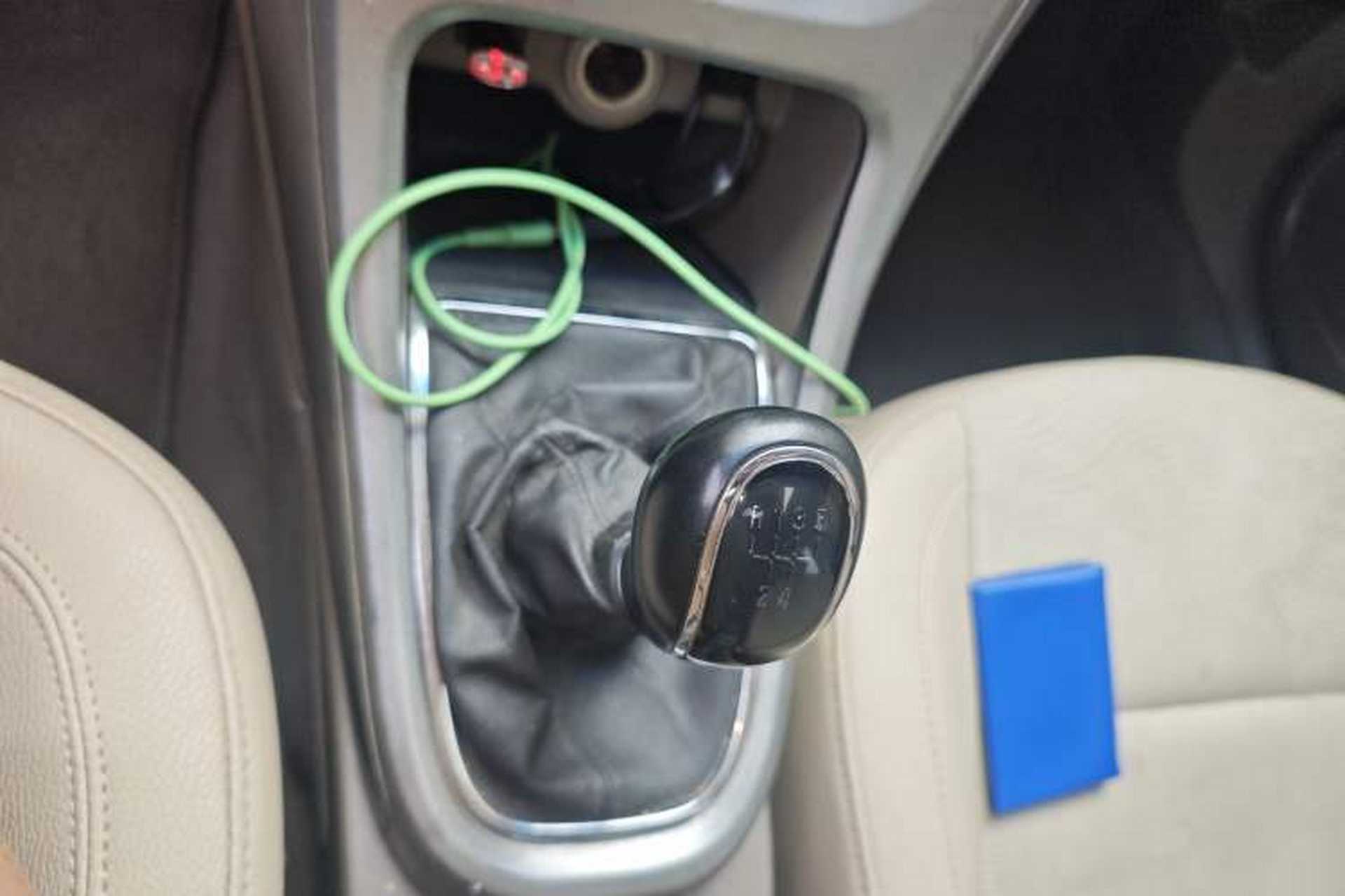 Used Buick GT 2013 GT 1.6L Manual Entry-Level Model Gear Lever