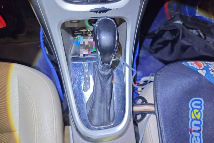 Used Buick GT 2013 GT 1.6L Automatic Fashion Edition Gear Lever