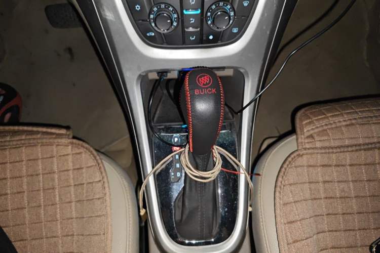 Used Buick GT 2013 GT 1.6L Automatic Fashion Edition Gear Lever