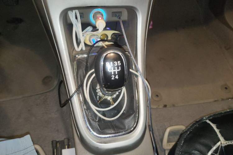 Used Buick GT 2013 GT 1.6L Manual Entry-Level Model Gear Lever
