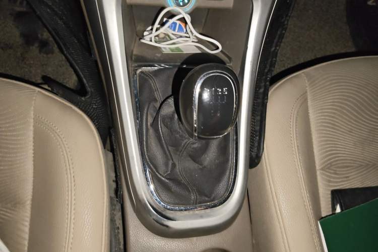 Used Buick GT 2013 GT 1.6L Manual Entry-Level Model Gear Lever