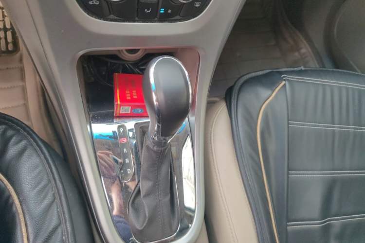 Used Buick GT 2013 GT 1.6L Automatic Fashion Edition Gear Lever