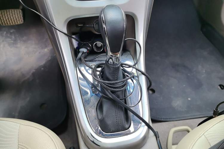 Used Buick GT 2013 GT 1.6L Automatic Fashion Edition Gear Lever