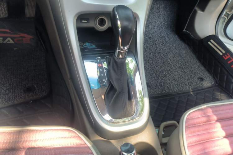 Used Buick GT 2013 GT 1.6L Automatic Fashion Edition Gear Lever