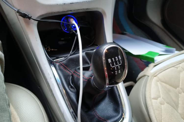 Used Buick GT 2013 GT 1.6L Manual Comfort Edition Gear Lever